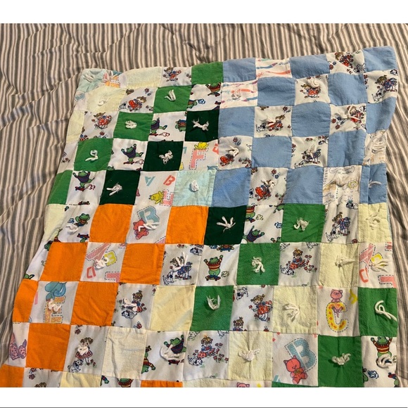 Kids Unisex Soft Blanket ABC Colorful Animals Quilts Sheets Cover EUC - Picture 3 of 8